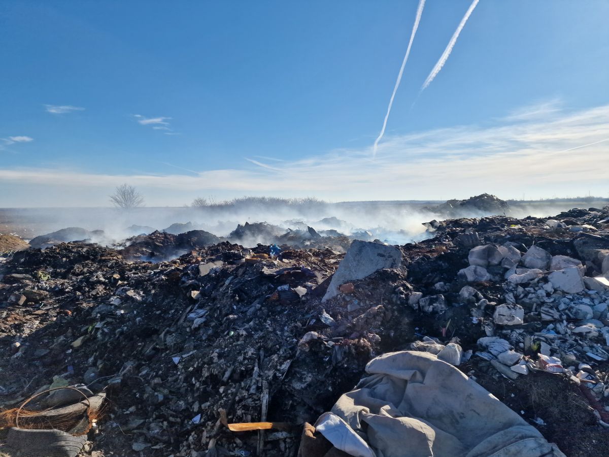 Magazin cu murături și barăci fără autorizație în baza sportivă de 300.000 de euro!