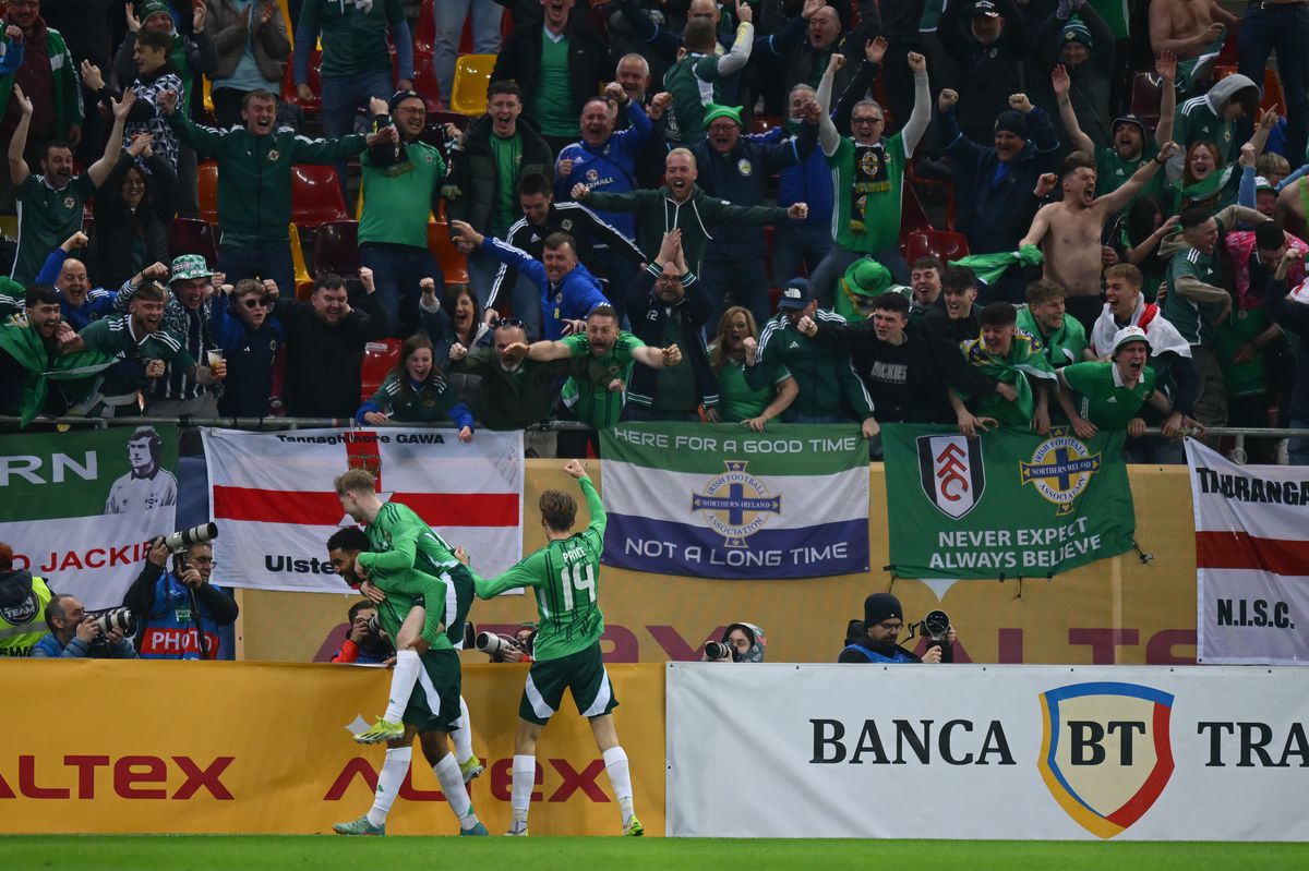 Fotbalistul „tricolor”, transportat la spital în timpul meciului România - Irlanda de Nord