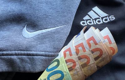 Guvernul german, indignat de decizia federației de a schimba furnizorul de echipament sportiv. „E lipsă de patriotism”. Acord de 100 de milioane de euro anual!