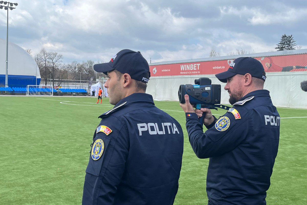 „Ce-o să spună mama?!” » Nicoliță, „amendat” chiar în timpul meciului: „Mi-au și luat permisul recent! L-am întrebat dacă e cu Dinamo”