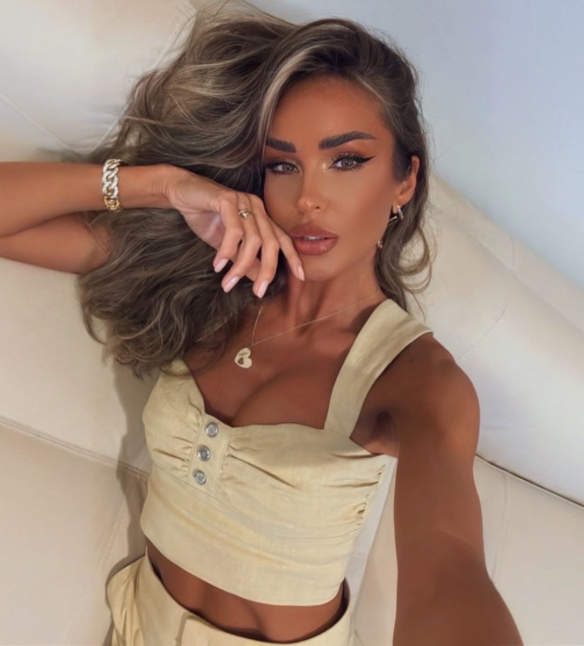 Diana Munteanu, vacanță superbă pe „Insula Bogaților” » Imagini spectaculoase cu prezentatoarea TV: „Pentru vârsta ta...”