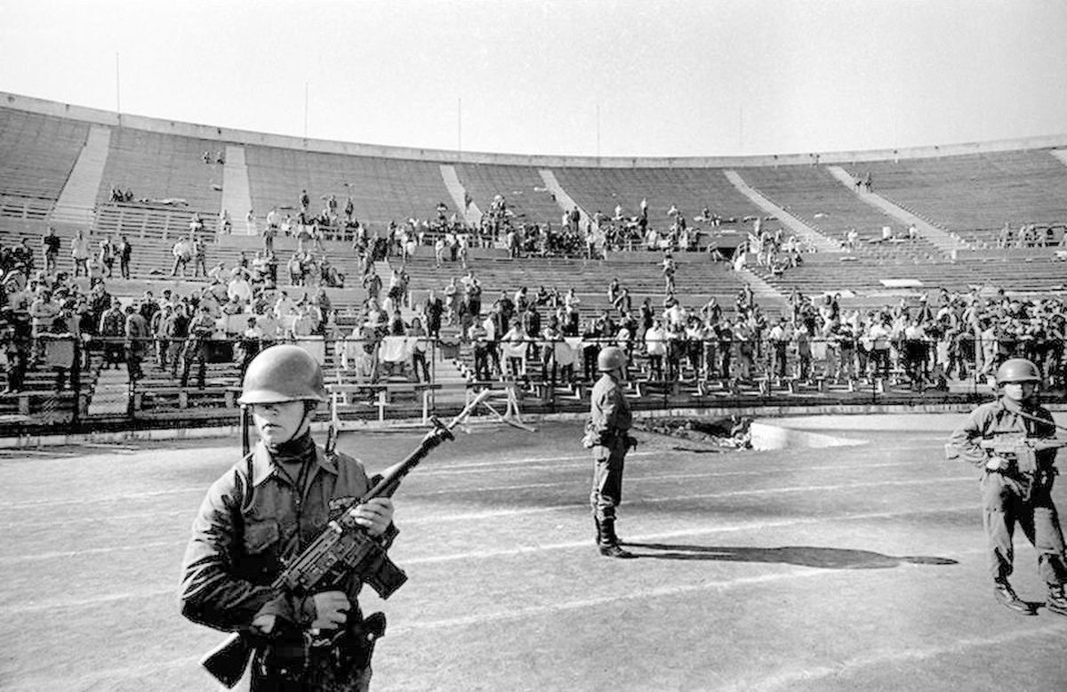 Carlos Caszely - Augusto Pinochet