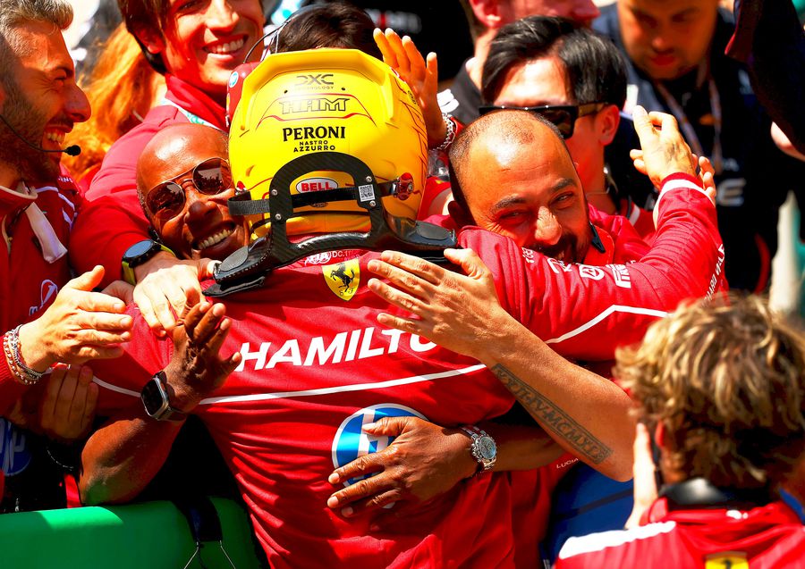 Lewis Hamilton, exuberant după primul succes la Ferrari: „Am spus întotdeauna că Roma nu a fost construită într-o zi”