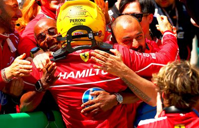 Lecție tactică și prim triumf pentru Lewis Hamilton la Ferrari! Clasamentele complete la piloți și constructori în Formula 1, după cursa sprint din China