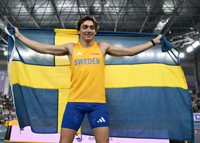 Armand Duplantis, pentru a treia campion mondial în sală, a ajuns la 102 sărituri cu prăjina de peste 6,00 metri!