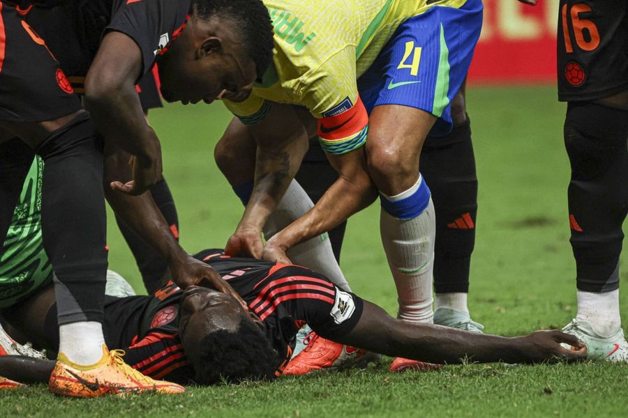 Ciocnire înspăimântătoare » A suferit o comoție cerebrală și nu joacă marți în Clasico!