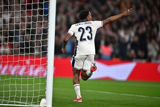 A bătut recordul și și-a făcut bunica să plângă » Puștiul îl confundase pe selecționer cu un curier Uber Eats!