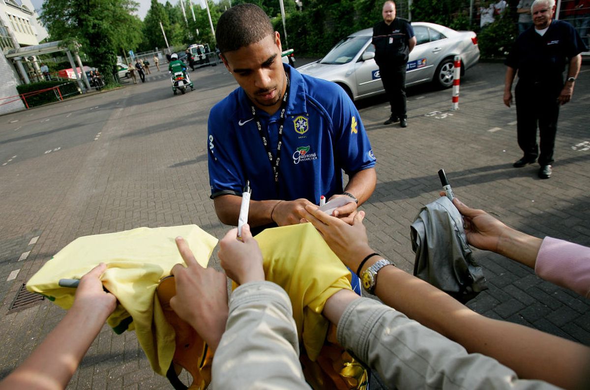 „Rambo”, Adriano și o braziliancă intră într-un bar din Rio » Nu e banc, e clipul care „a rupt” internetul!