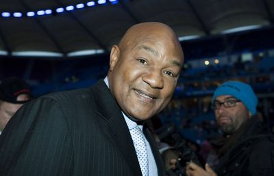 Experiența înfiorătoare care l-a convertit pe George Foreman: „Există un Dumnezeu viu, eu sunt dovada”