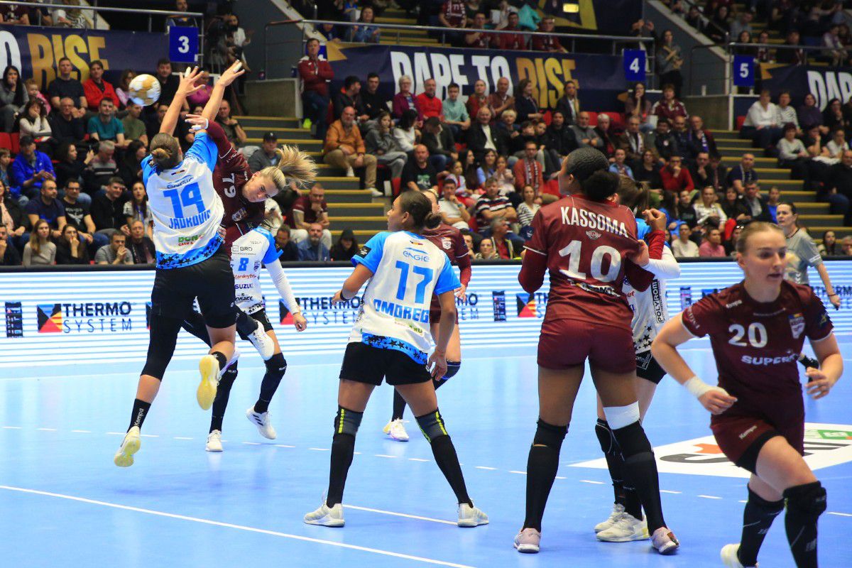 Jucătorii lui Șumudică, la Polivalentă pentru Rapid - CSM București: „Sperăm să putem replica”