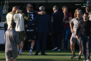 Alertă pentru Mircea Lucescu: Ionuț Radu, ajutat de colegi să iasă de pe teren din Celta Vigo - Alaves