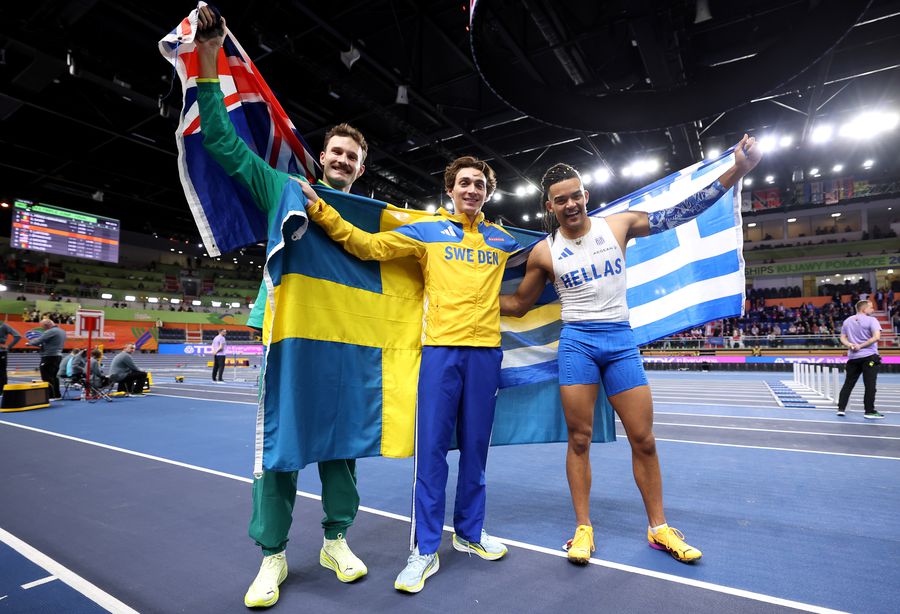 Kurtis Marschall, Armand Duplnatis și Emmanouil Karalis la fianlul concursului FOTO Guliver/GettyImages Armand Duplantis, aur fără record la Campionatele Mondiale în sală de la Torun