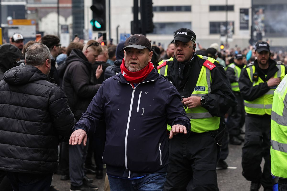 Fanii lui Newcastle și Sunderland, confruntări sângeroase înainte de meci