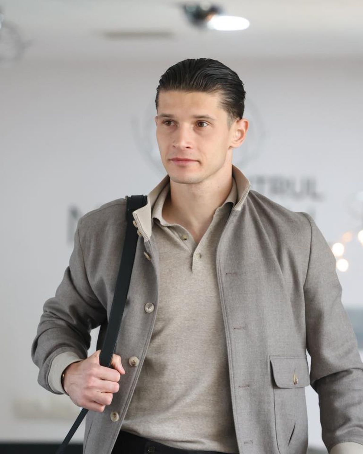 Ianis Hagi a „rupt moda” la Mogoșoaia » Primii fotbaliști sosiți sub comanda lui Lucescu