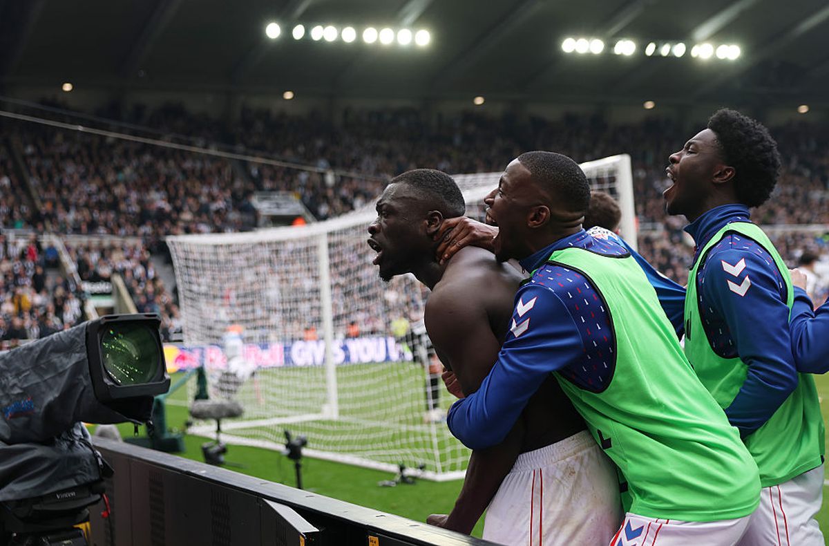 Derby-ul Newcastle - Sunderland n-a dezamăgit nici de această dată! Scenografie bestială și „remontada” parafată în minutul 90