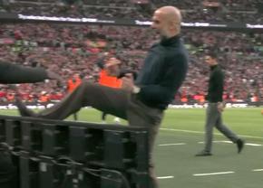 Pep Guardiola, reacție nemaivăzută în finala Cupei Ligii Angliei! Scene rare pe Wembley