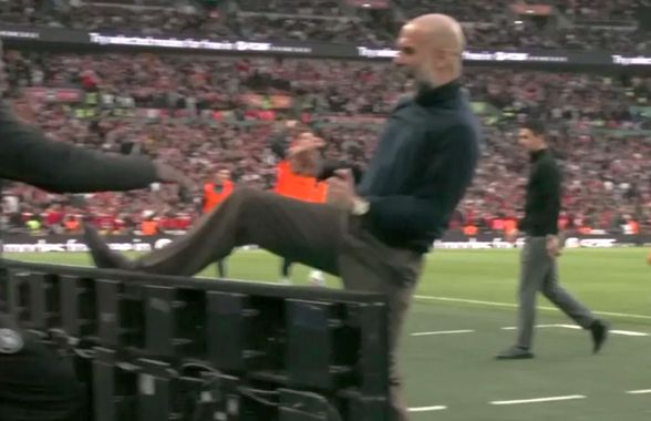 Pep Guardiola, reacție nemaivăzută în finala Cupei Ligii Angliei! Scene rare pe Wembley