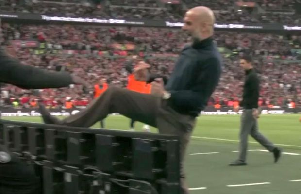 Pep Guardiola, reacție nemaivăzută în finala Cupei Ligii Angliei! Scene rare pe Wembley