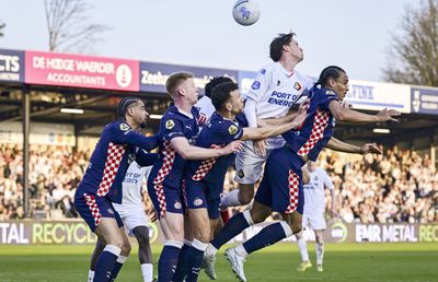 S-au bucurat prea devreme! Eșec usturător pentru Man și PSV, care ratează prima „minge de titlu”