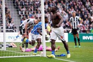 Final nebun în Newcastle - Sunderland » Un gol marcat în minutul 90 a decis „Tyne-Wear Derby”