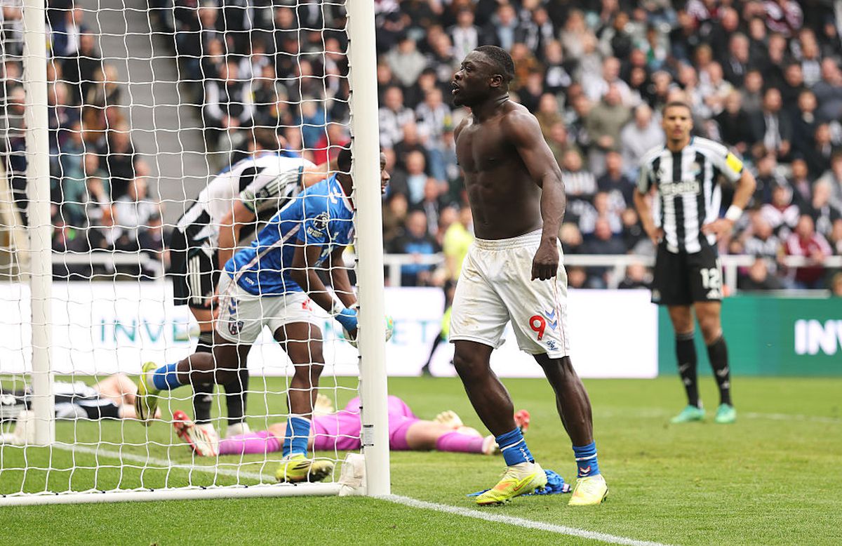 Derby-ul Newcastle - Sunderland n-a dezamăgit nici de această dată! Scenografie bestială și „remontada” parafată în minutul 90