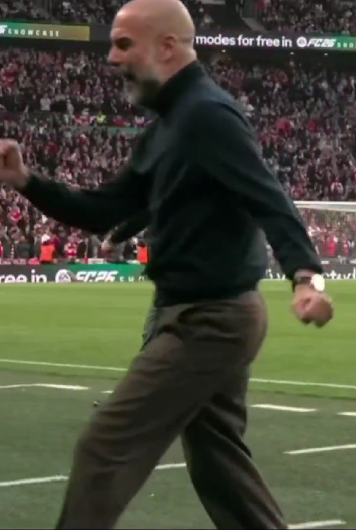 Pep Guardiola, reacție nemaivăzută în finala Cupei Ligii Angliei! Scene rare pe Wembley