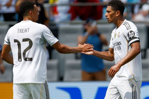 Trent Alexander-Arnold a întârziat la antrenament, iar Alvaro Arbeloa l-a trecut pe bancă cu Atletico Madrid