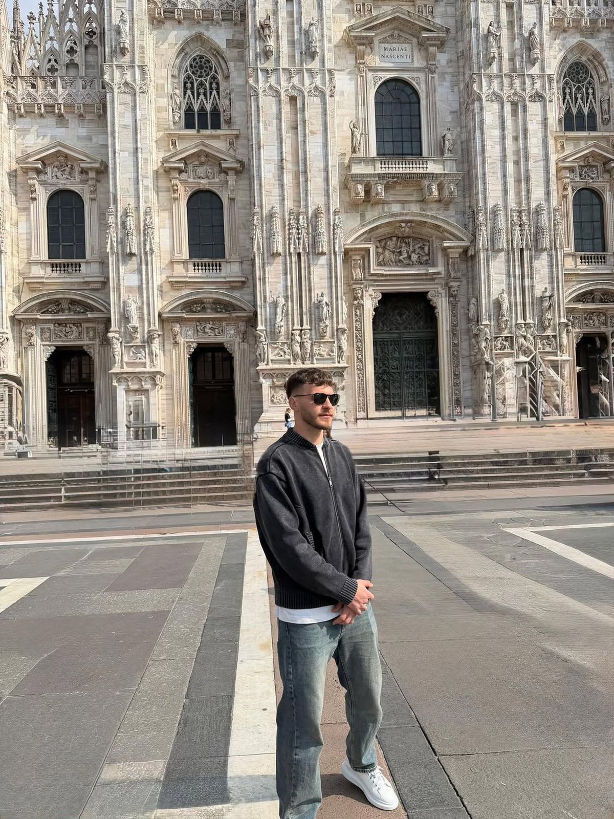 Laurențiu Popescu a primit vestea convocării la Milano, în vacanță // foto: Instagram