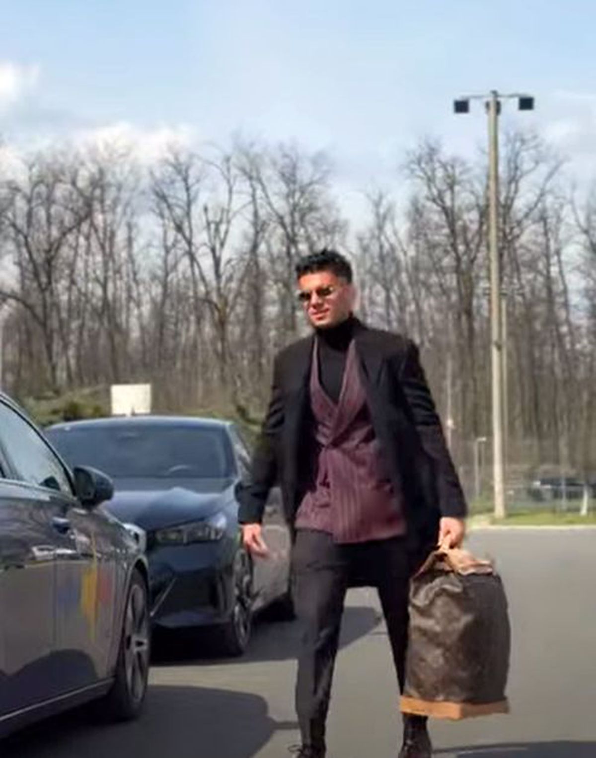 Ianis Hagi a „rupt moda” la Mogoșoaia » Primii fotbaliști sosiți sub comanda lui Lucescu