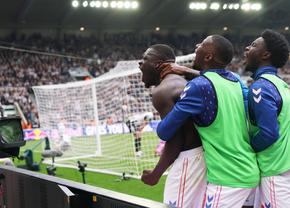 Derby-ul Newcastle - Sunderland n-a dezamăgit nici de această dată! Scenografie bestială și „remontada” parafată în minutul 90