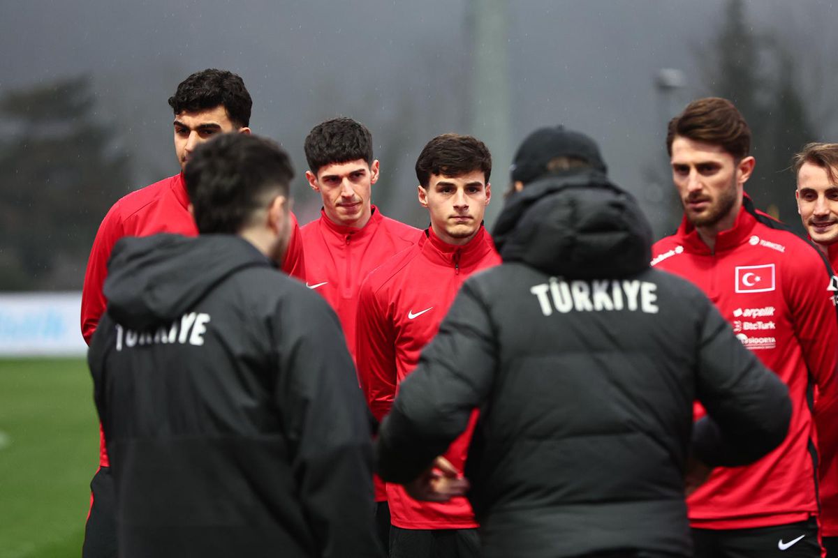 Decizia luată astăzi de Vincenzo Montella » Cum a încercat să îi caștige pe fotbaliștii din naționala Turciei