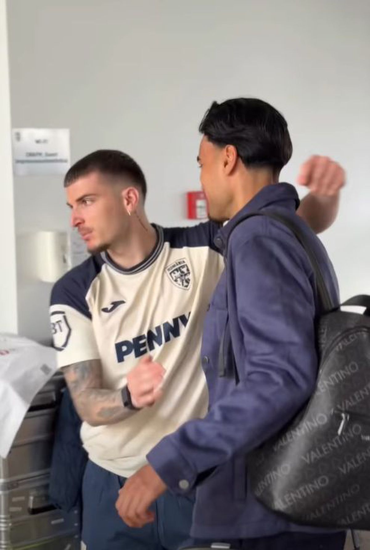 Ianis Hagi a „rupt moda” la Mogoșoaia » Primii fotbaliști sosiți sub comanda lui Lucescu