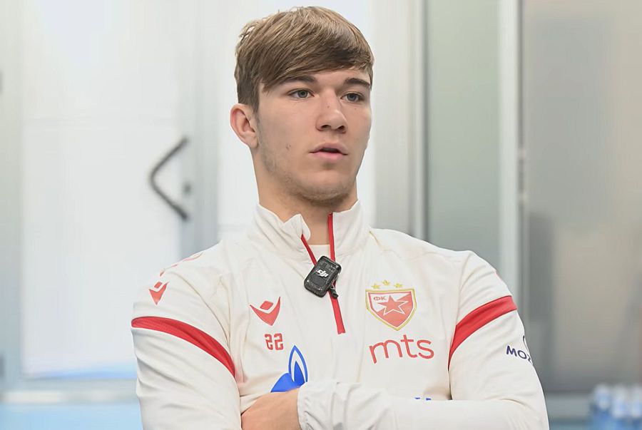 „Părinții mei nu au sunat niciodată antrenorii!” » La 17 ani, cel mai căutat fotbalist din Serbia dezvăluie secretul succesului