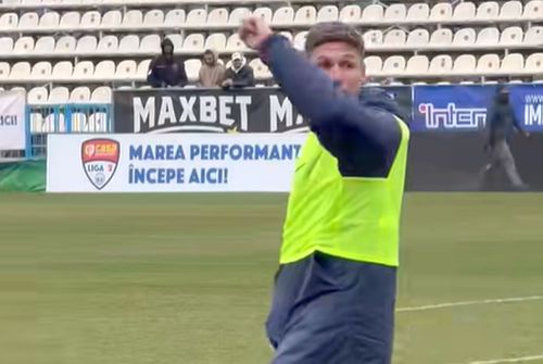 Iulian Roșu, la finalul partidei Voluntari - Chindia // FOTO: captură DB-sport.ro
