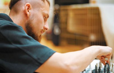 „Dragonul” în afara terenului » Radu Drăgușin despre hobby-uri, viața în Londra și secretele de sportiv: „Îmi place șahul!”