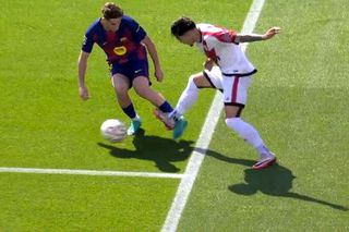 Fostul mare arbitru dă verdictul la faza în care Andrei Rațiu a cerut penalty cu Barcelona: „E clar!”