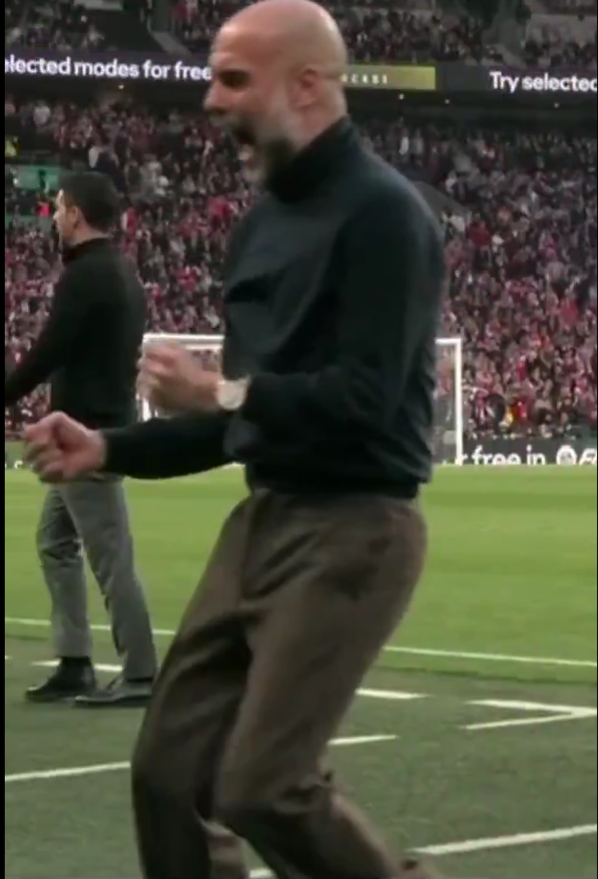 Pep Guardiola, reacție nemaivăzută în finala Cupei Ligii Angliei! Scene rare pe Wembley