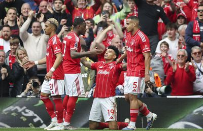 Cod roșu de retrogradare: Tottenham, umilită acasă de Nottingham Forest! Radu Drăgușin a rămas pe bancă