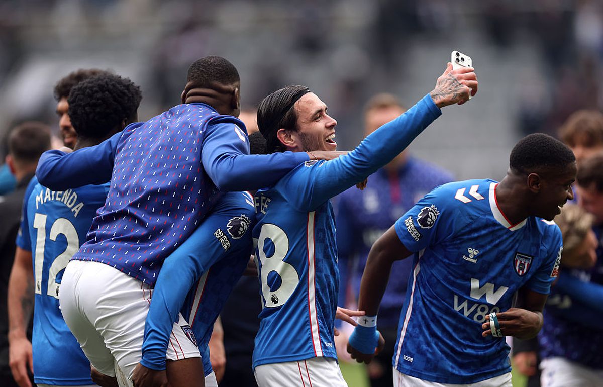 Derby-ul Newcastle - Sunderland n-a dezamăgit nici de această dată! Scenografie bestială și „remontada” parafată în minutul 90