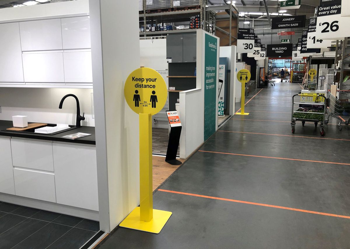 COVID-19. Urmează și în România? 4 schimbări majore anunțate după ridicarea restricțiilor: cum se va merge la cinema