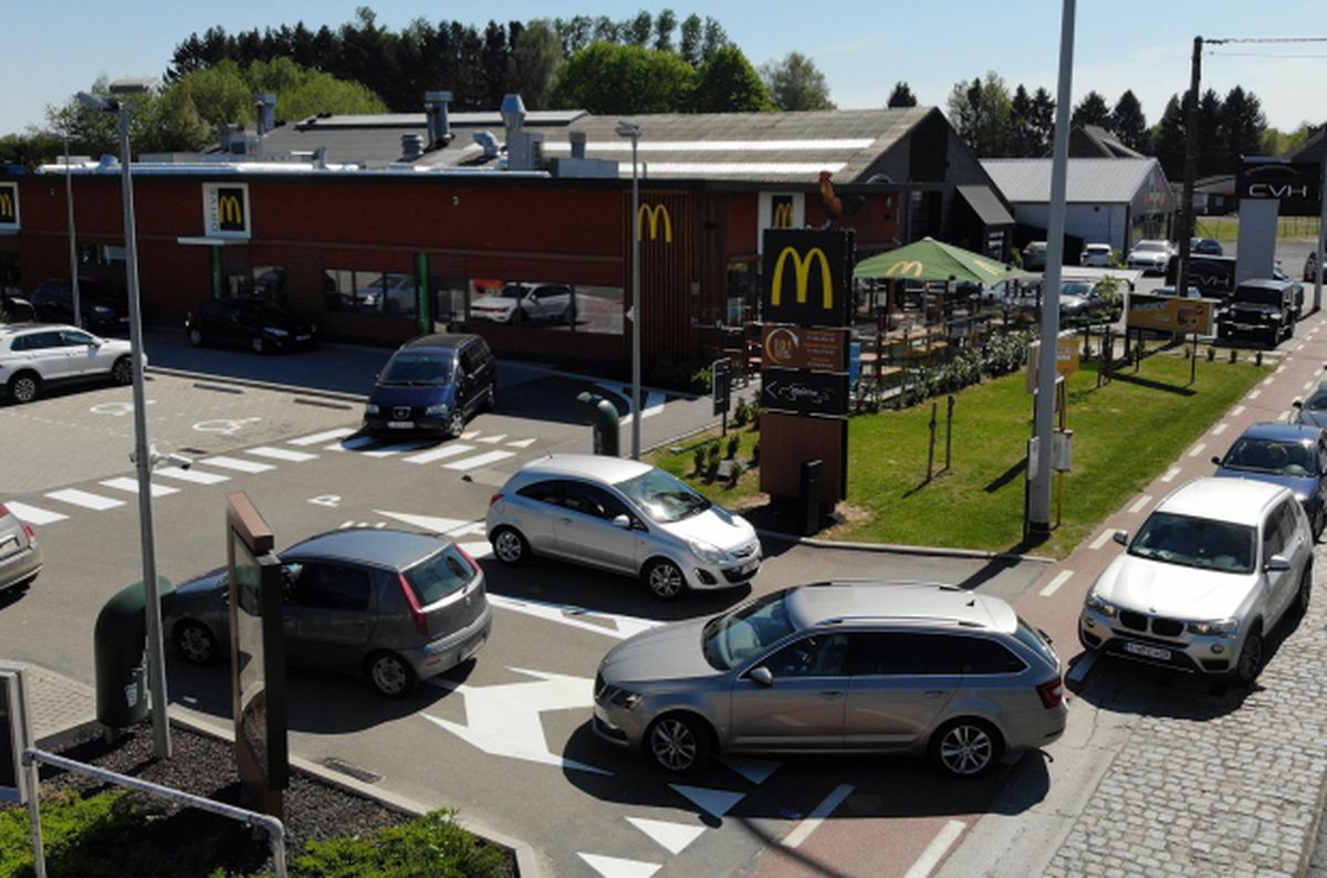 Strategia Belgiei pentru ieșirea din izolare » Alegi 10 prieteni sau rude cu care să te vezi în weekend. Mereu aceiași!