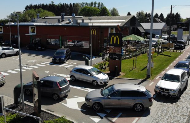 Strategia Belgiei pentru ieșirea din izolare » Alegi 10 prieteni sau rude cu care să te vezi în weekend. Mereu aceiași!