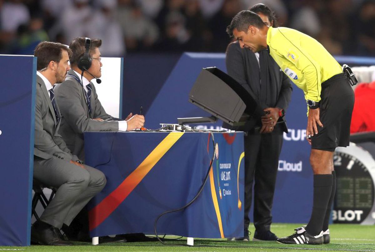 Fotbalul european, fără video-arbitraj » Planul UEFA pentru reluarea competițiilor