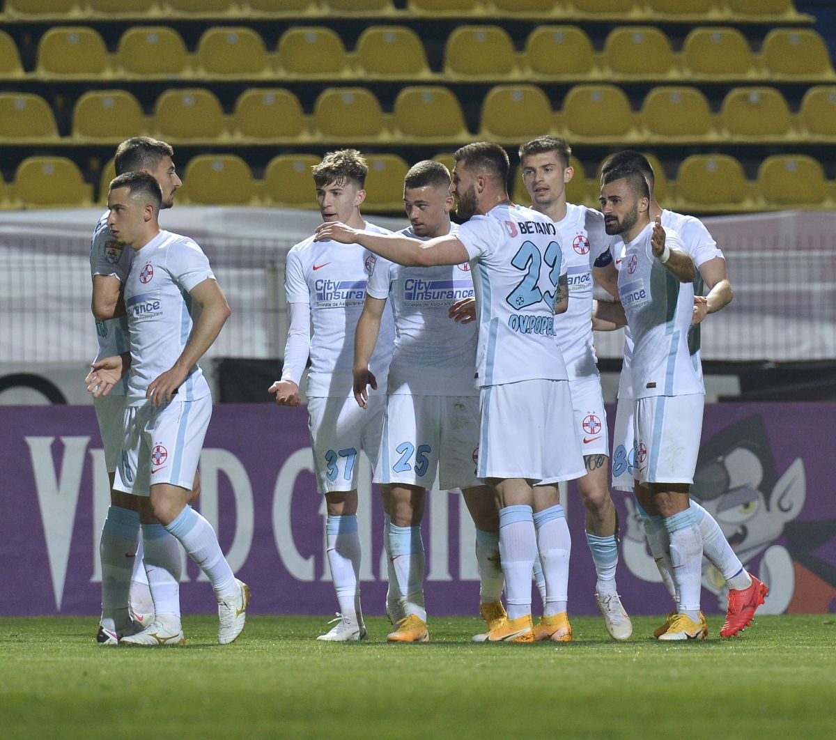 „Sacrificat” cu 7 minute înainte de pauza meciului Clinceni - FCSB!