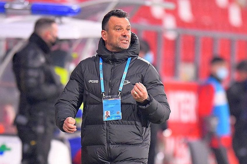 FCSB a învins Academica Clinceni, scor 2-0. Antrenorul Toni Petrea (46 de ani) îl laudă pe Florin Tănase (26 de ani), autorul ambelor goluri, dar acordă credite întregii echipe.