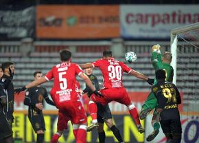 Gaz Metan - Dinamo » Cu un succes, „câinii” își depășesc adversara: echipe + cote