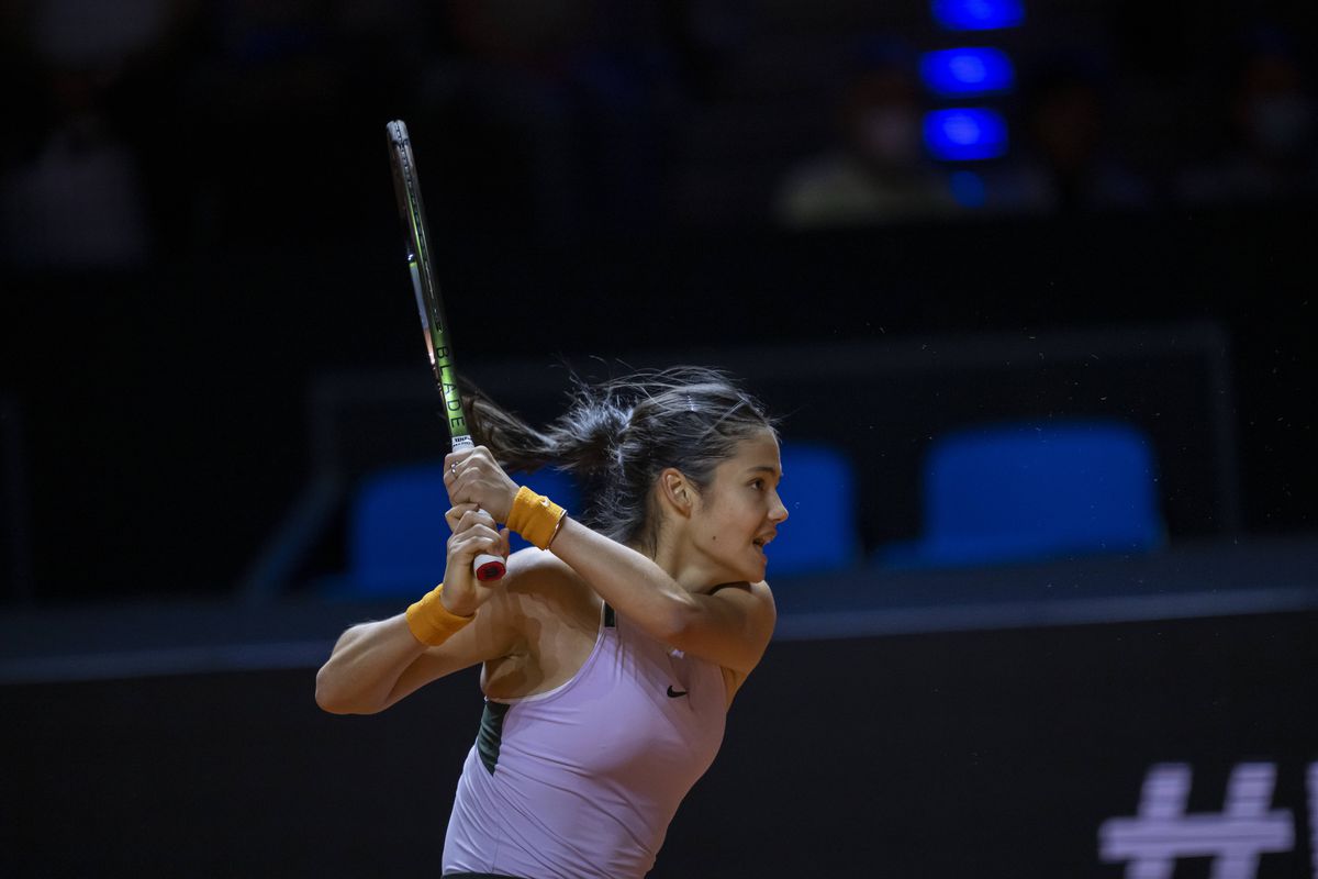 Emma Răducanu nu i-a putut face față lui Swiatek, în „sferturi” la Stuttgart