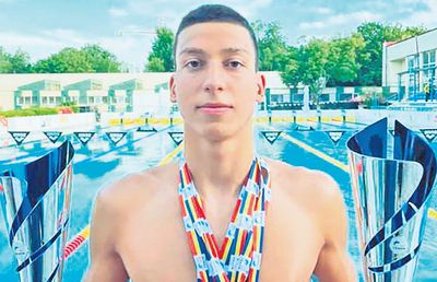 Cât costă să faci înot în România? Povestea lui Vlad Stancu, o tânără speranță: părinți cu două joburi pe zi, 1000 de euro dați pe lună!