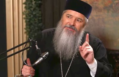 Părintele Vasile Ioana a făcut fotbal sub privirile lui Gicu Dobrin: „Era să-mi taie medicii piciorul!”+ „Sunt stelist până la moarte! Îl iubesc pe Becali”