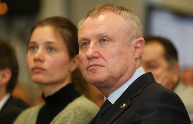 Oligarh ucrainean suspectat că ar fi pro-Rusia, arestat la graniță » A fost prins în vamă cu 13 ceasuri de valoare nedeclarate